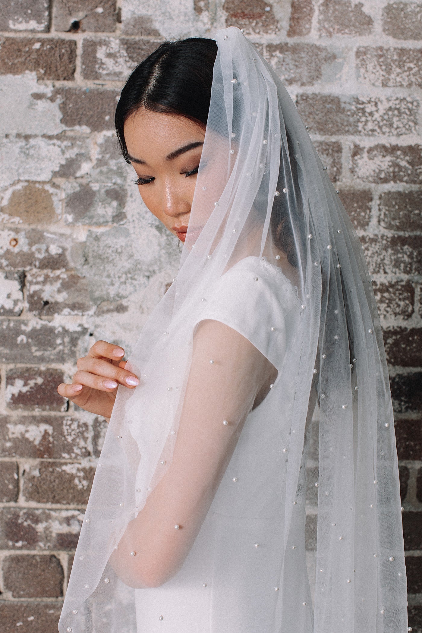 Ella Tulle & Pearl Wedding Veil - Short