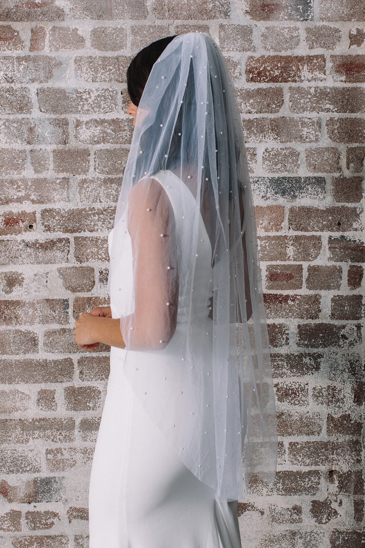 Ella Tulle & Pearl Wedding Veil - Short