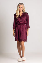 Lily Lace Bridesmaid Robe in Mulberry