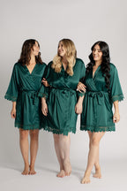 Lily Lace Bridesmaid Robe in Emerald Green
