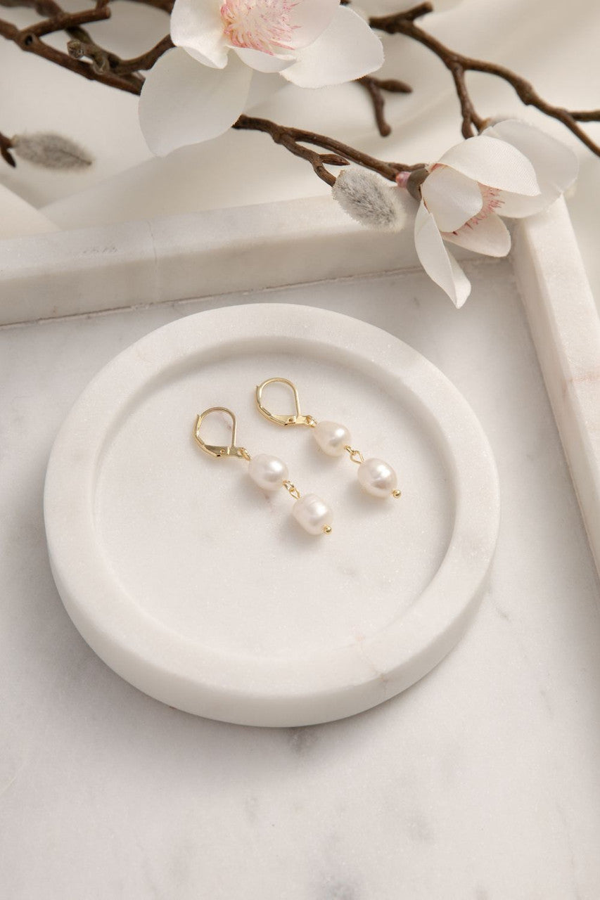Elara Pearl Earrings