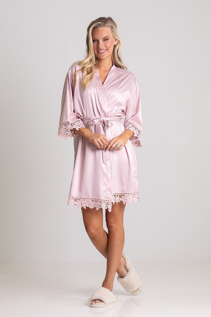 Lily Lace Bridesmaid Robe in Blush Pink