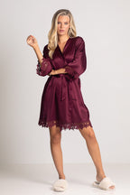 Lily Lace Bridesmaid Robe in Mulberry