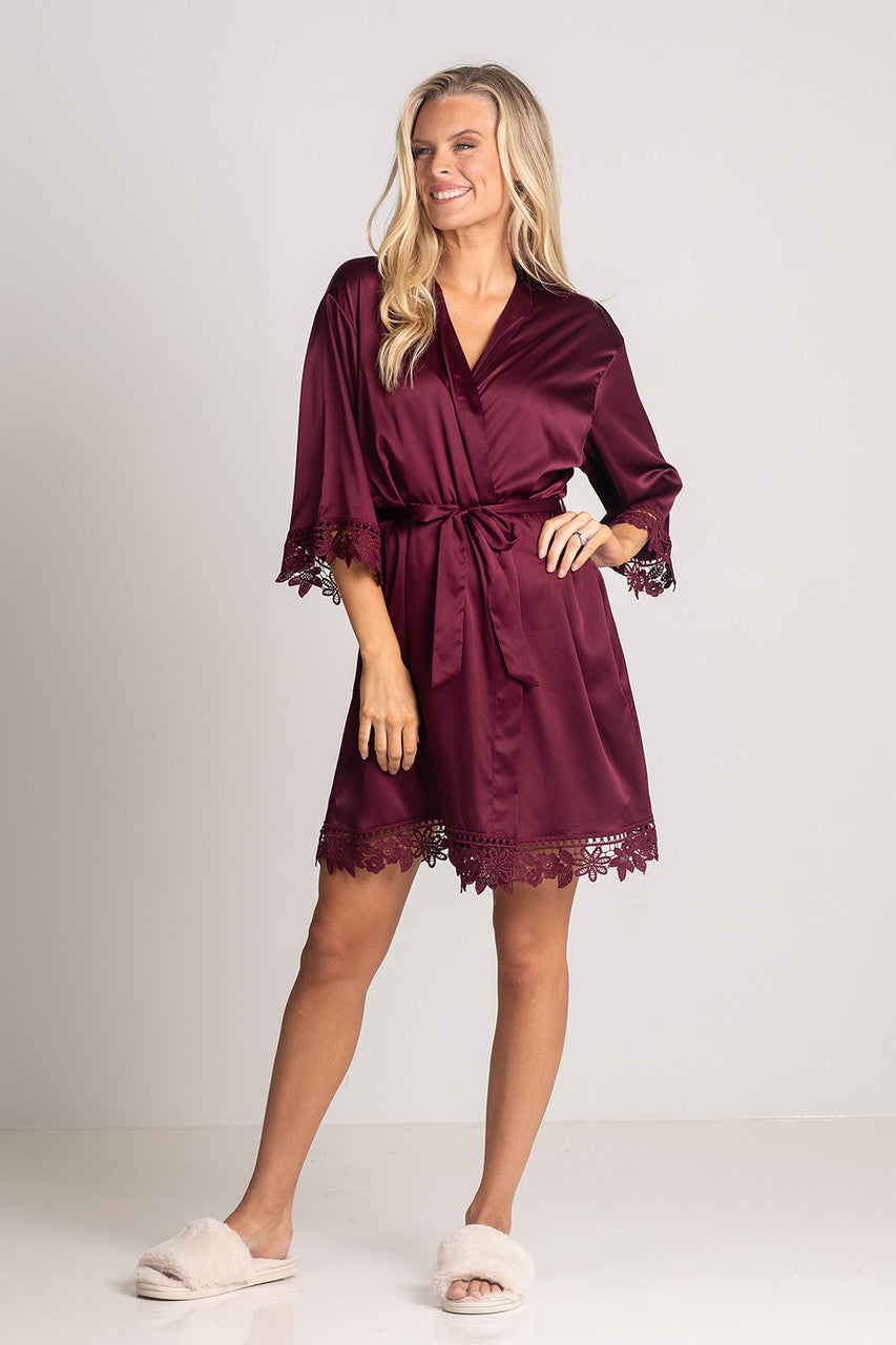 Lily Lace Bridesmaid Robe in Mulberry