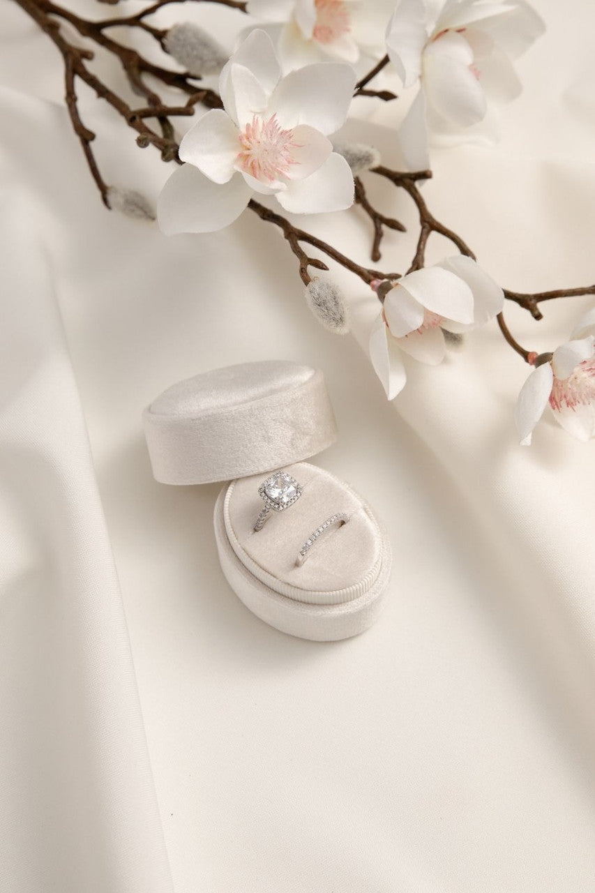 Oval Velvet Ring Box