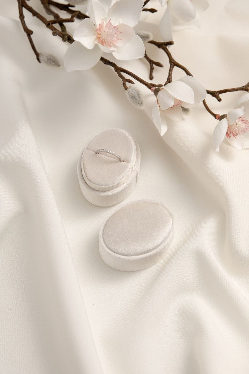 Oval Velvet Ring Box