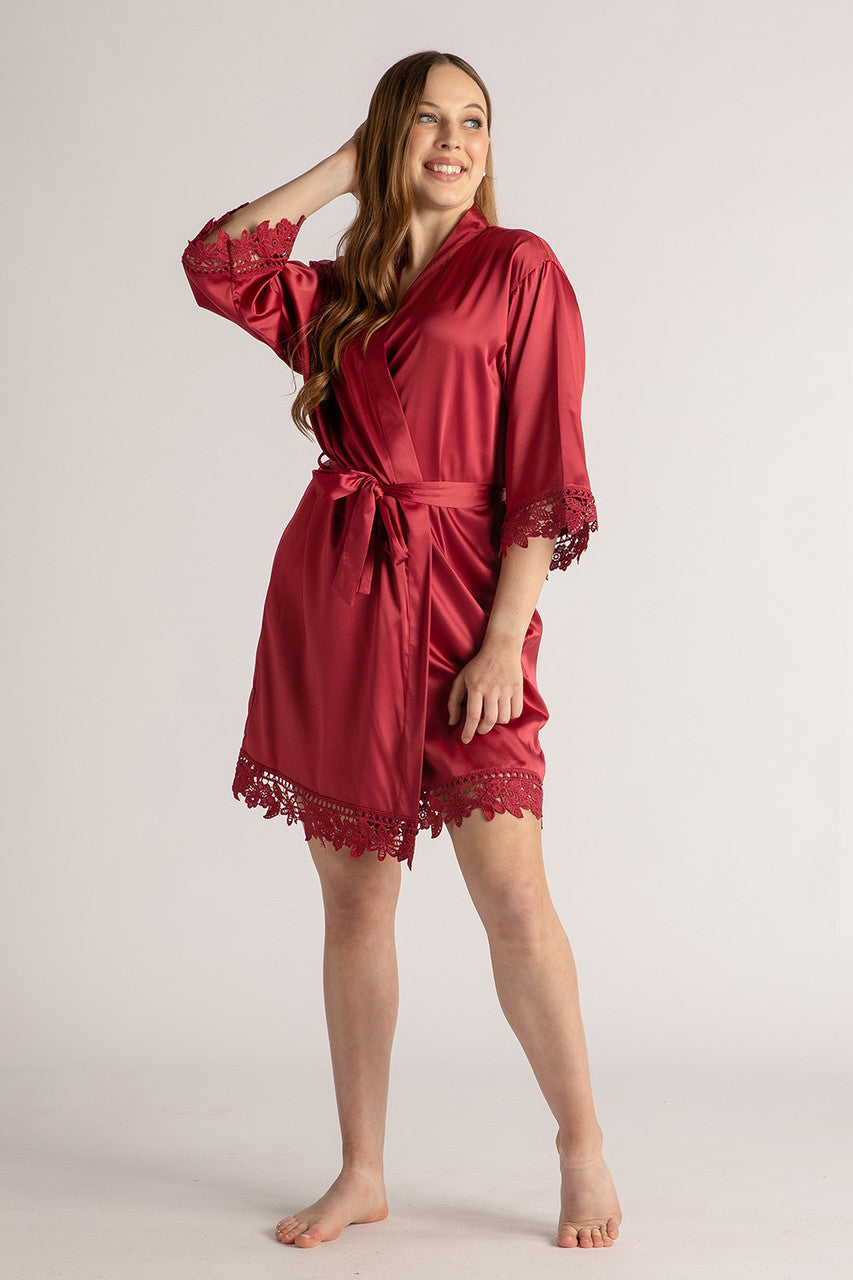 Lily Lace Bridesmaid Robe in Burgundy