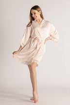 Lily Lace Bridesmaid Robe in Light Pink