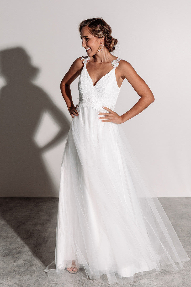 Millie Lace and Tulle Wedding Dress in Ivory