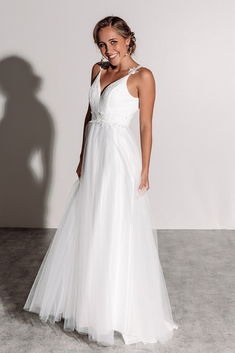 Millie Lace and Tulle Wedding Dress in Ivory